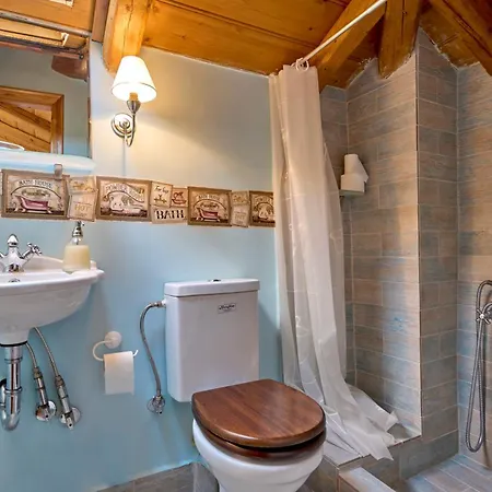 Holiday home Rustic Stone House Goura